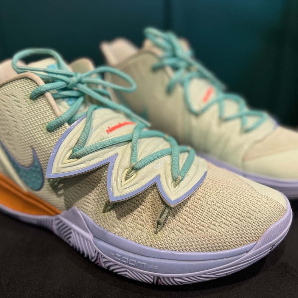 Kyrie 5 SpongeBob - Squidward Tentacles, Men’s Sz 10 - Picture 2 of 13